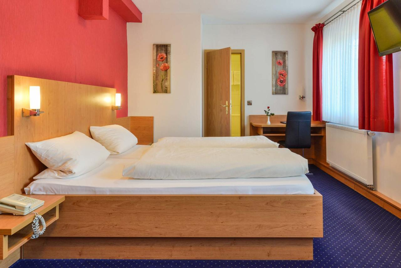 Hotel-Gasthof Rotes Ross Heroldsberg Ngoại thất bức ảnh